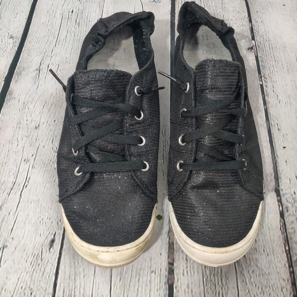 time and tru scrunch back sneaker